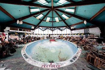 FABIANO PARISI -&nbsp;Il mondo che non vedo #33 Piscina - Woodridge (USA) (club), 2010